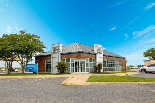 A ground level photo of the First Federal Bank of Louisiana University Branch located at 5696 Hwy. 1 Bypass Suite B in Natchitoches, Louisiana.
